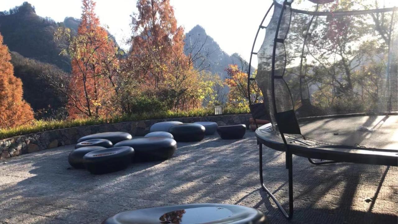 Отель Wudang Mountain The Yew House Wudangshan Экстерьер фото